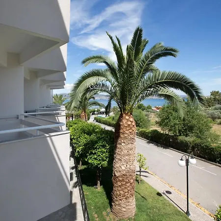 Hotel Almira Mare 4*