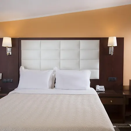 Hotel Almira Mare 4*