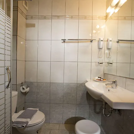 Hotel Almira Mare 4*